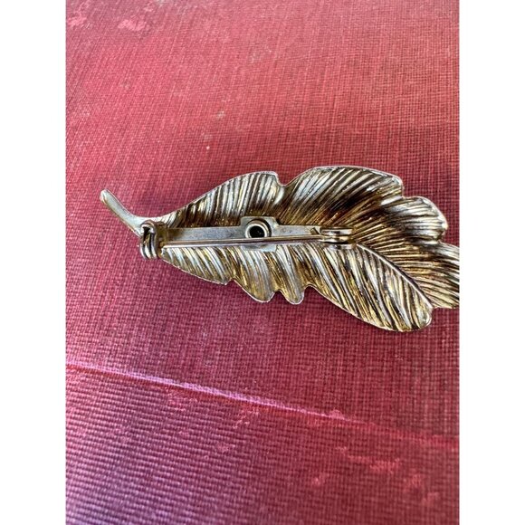 Vintage Feather Brooch with Green Glass Cabochon – Silver Tone - Picture 4 of 4